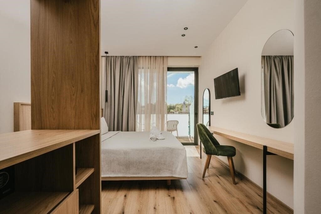 Фотография La Mirage 4*