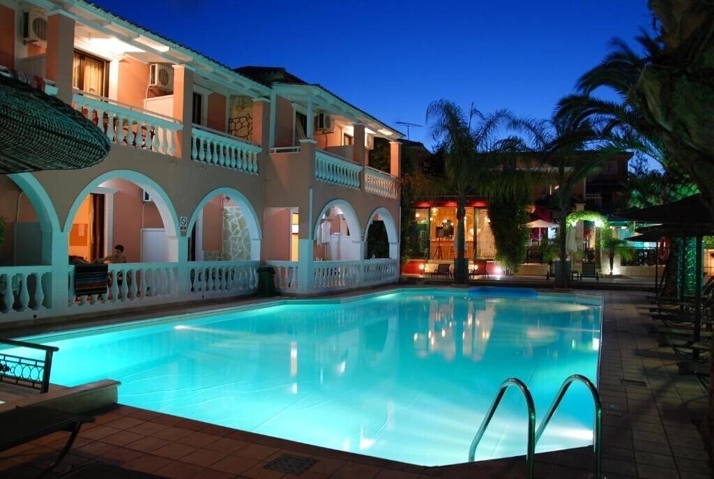 Отель Laganas Beach Hotel 3*