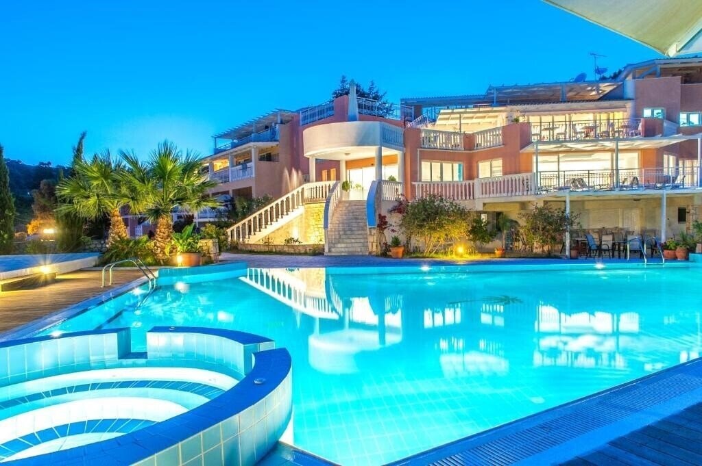 Отель Gerakas Belvedere Hotel & Luxury Suites 4*