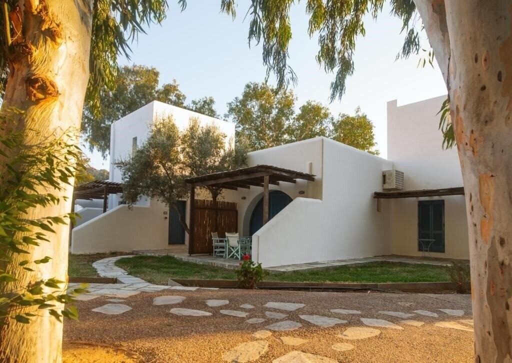 Картинка Far Out Village 4*