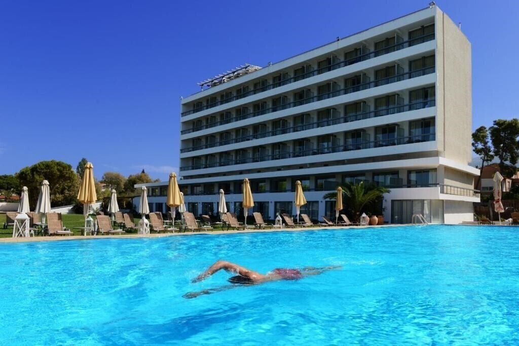 Отель Achaia Beach Hotel 4*
