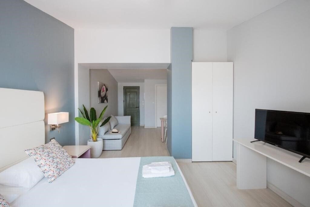 Фотография Sunrise Village 3*