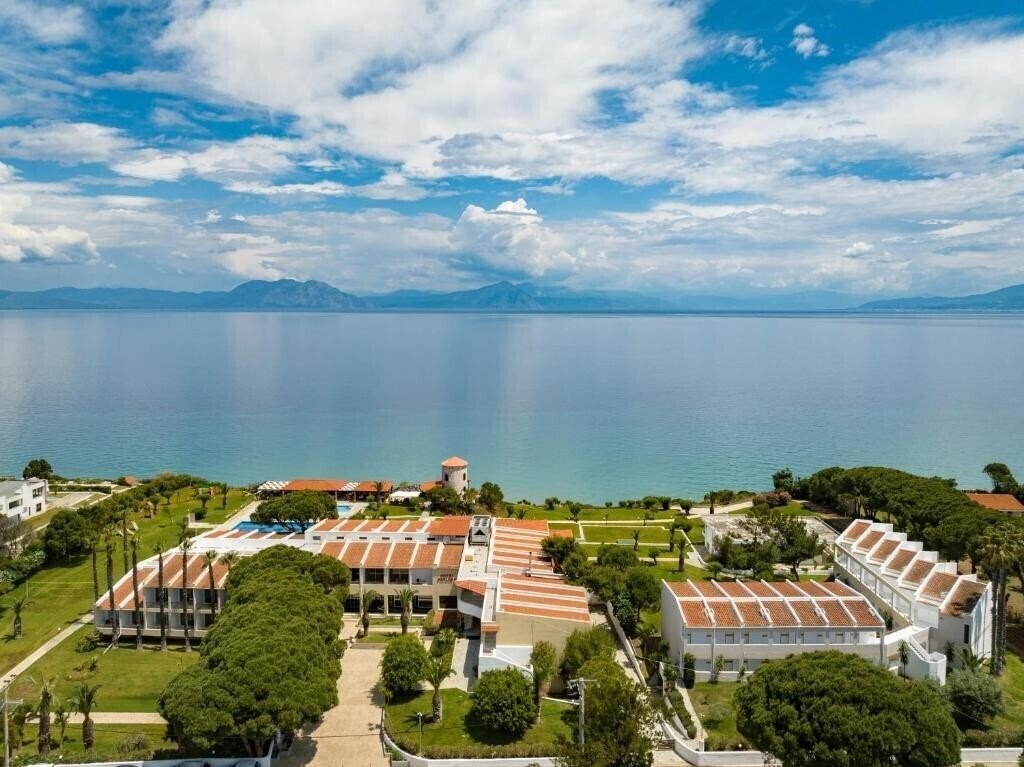 Отель Pavlina Beach Hotel 4*