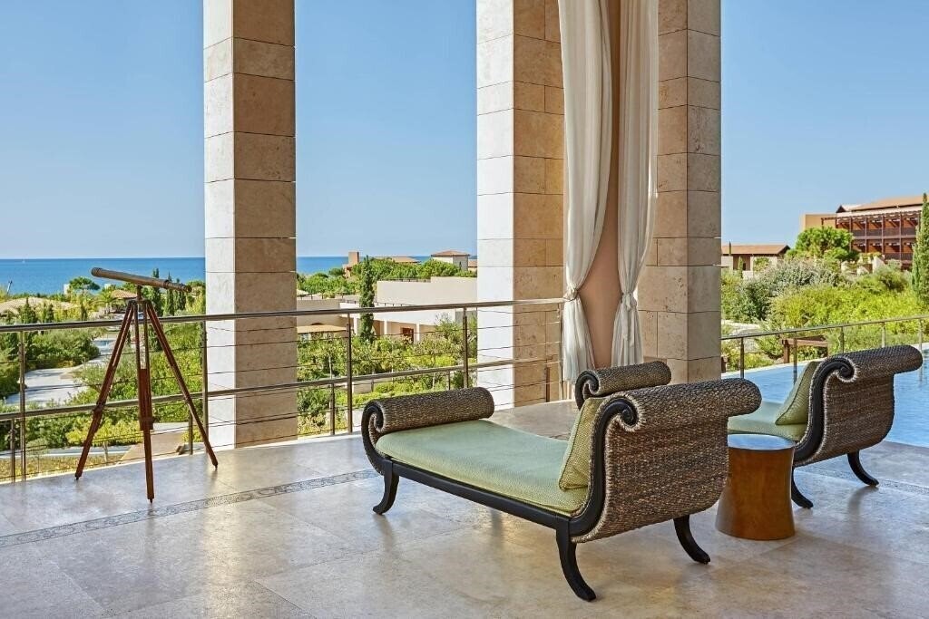 Картинка The Romanos, A Luxury Collection Resort 5*