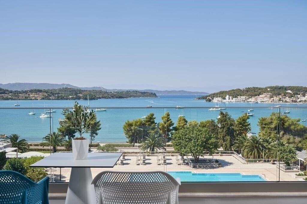Отель Aks Porto Heli 4*