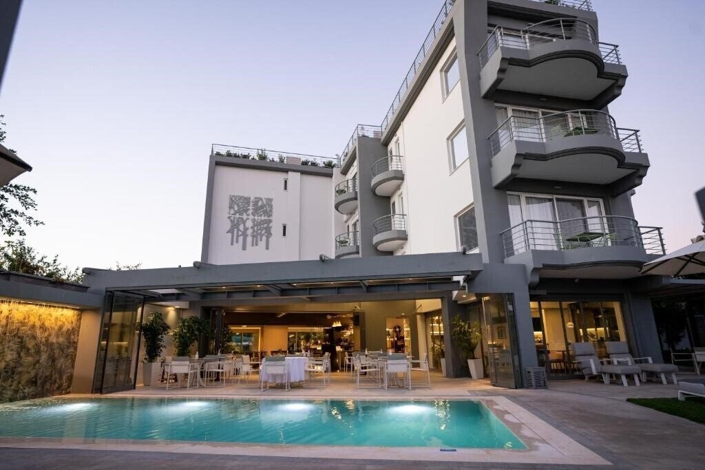 Отель Garden City Resort 5*
