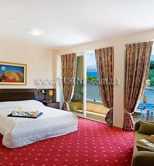 Отель Dolphin 3*