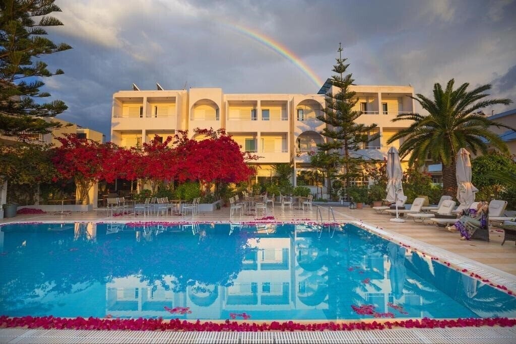 Отель Kyparissia Beach Hotel 3*