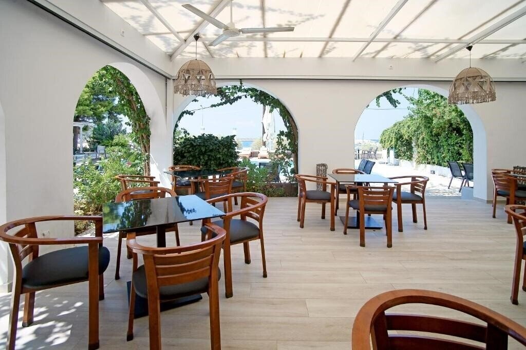 Фотография Kyparissia Beach Hotel 3*