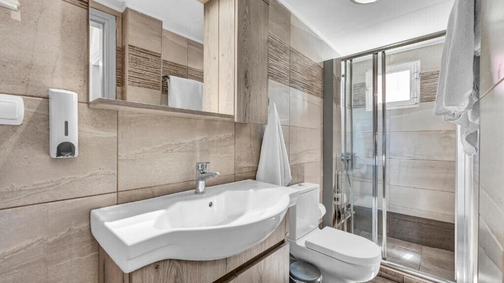 Фотография Erato Hotel 2*