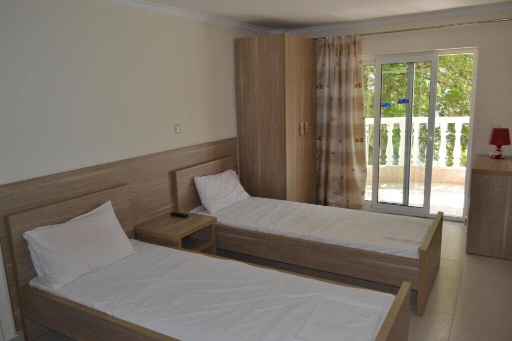 Фото Viktoria Hotel 3*