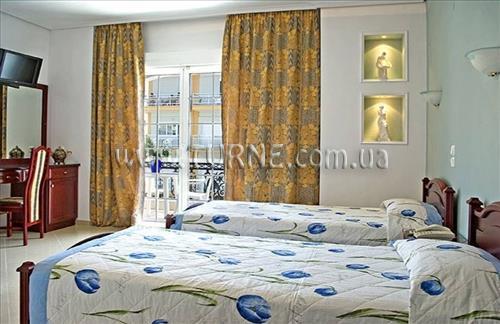 Отель Chronis 2*