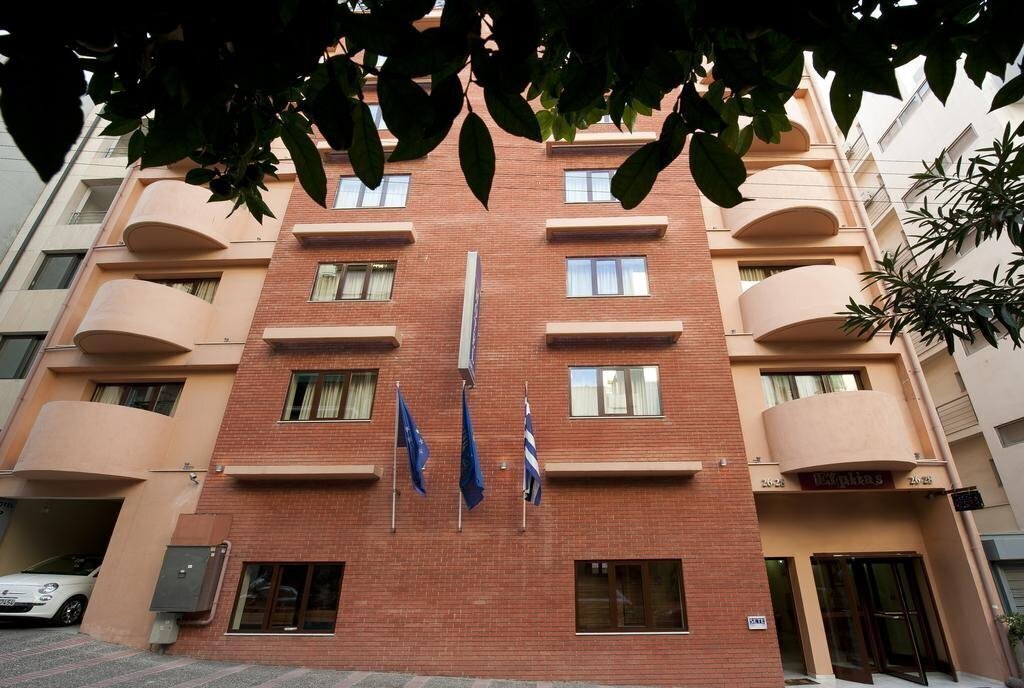 Отель Efplias Aparthotel 4*