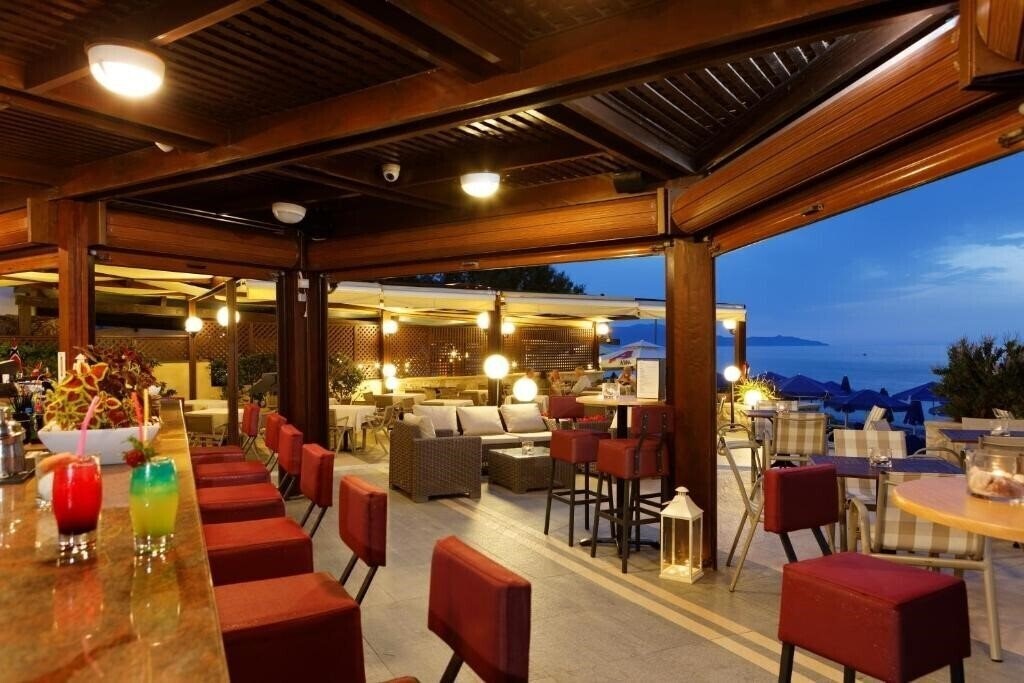 Фотография Indigo Mare 3*