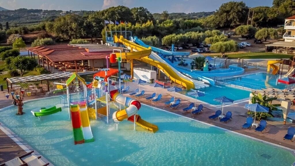 Отель Kanali Hotel 3*