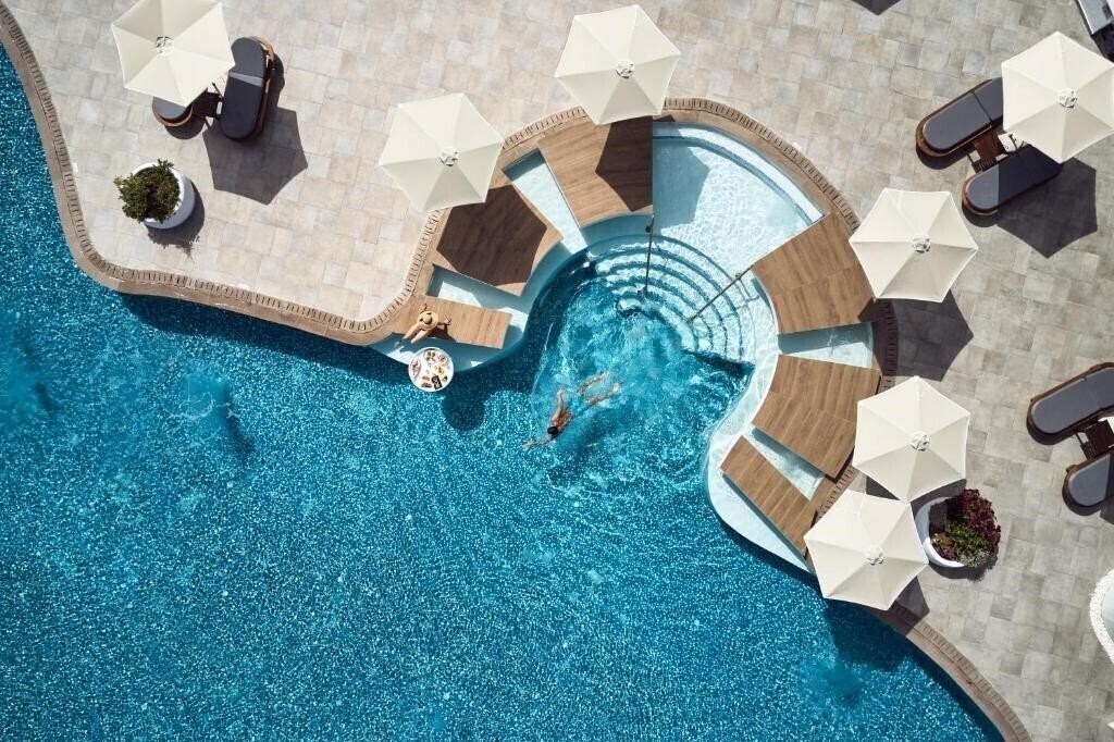 Отель The Royal Blue Resort 5*