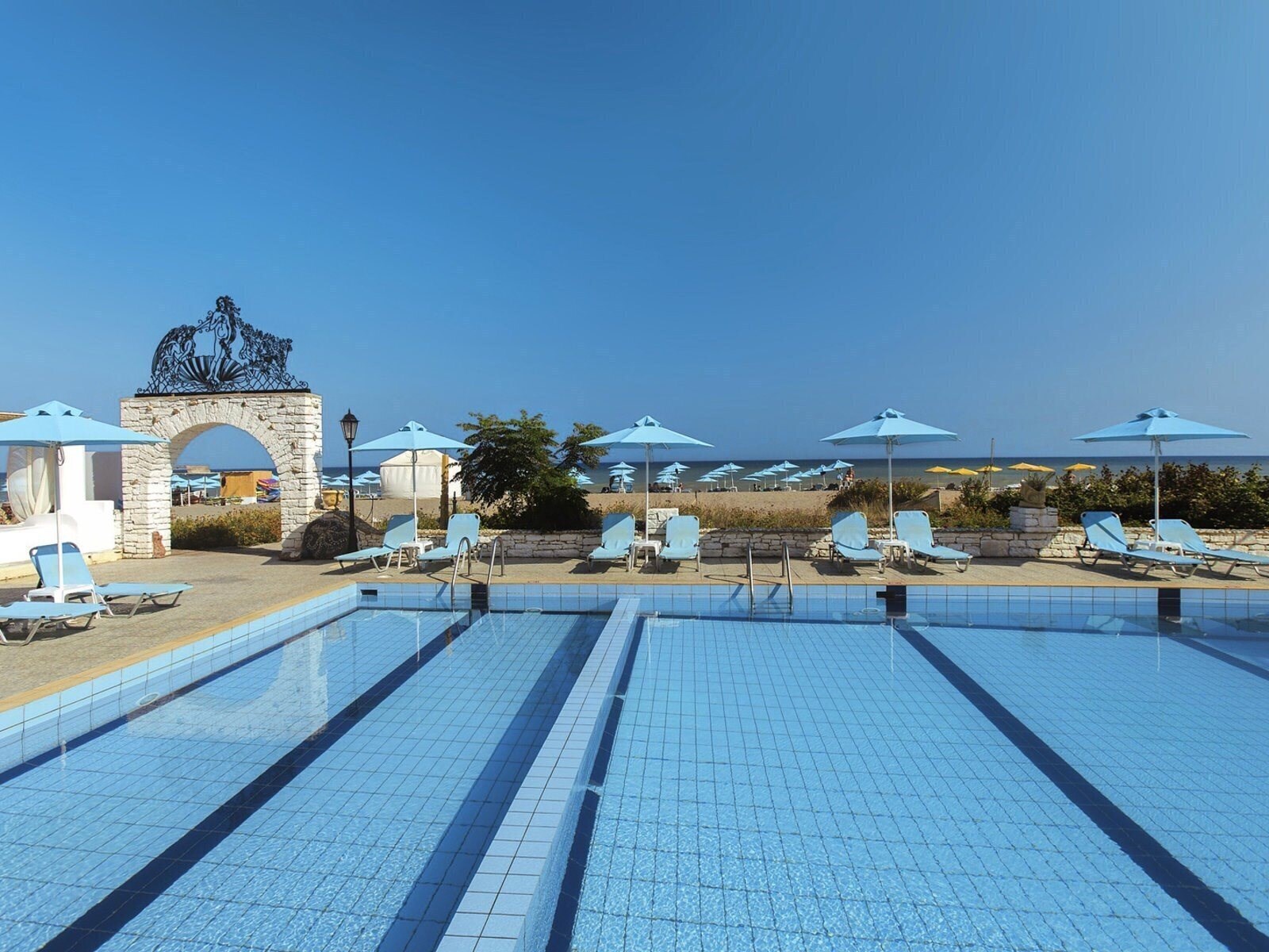 Фото Golden Beach 4*