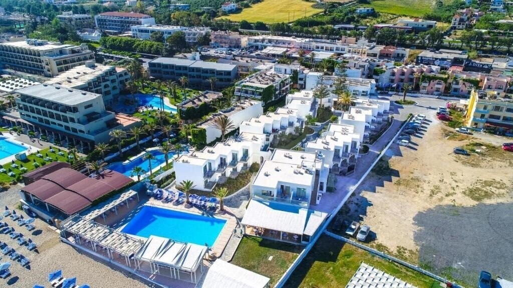 Отель Adele Beach Hotel 4*