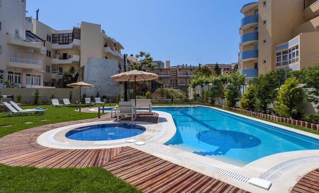 Фотография Leonidas Hotel & Apartments 3*