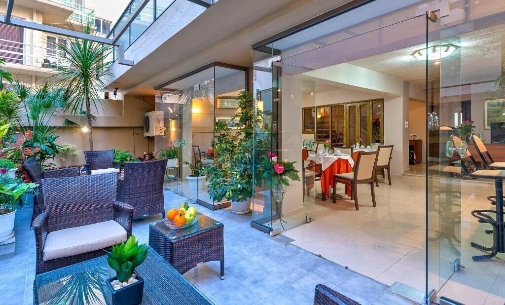 Изображение Leonidas Hotel & Apartments 3*