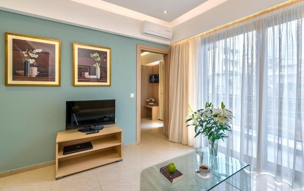 Картинка Leonidas Hotel & Apartments 3*