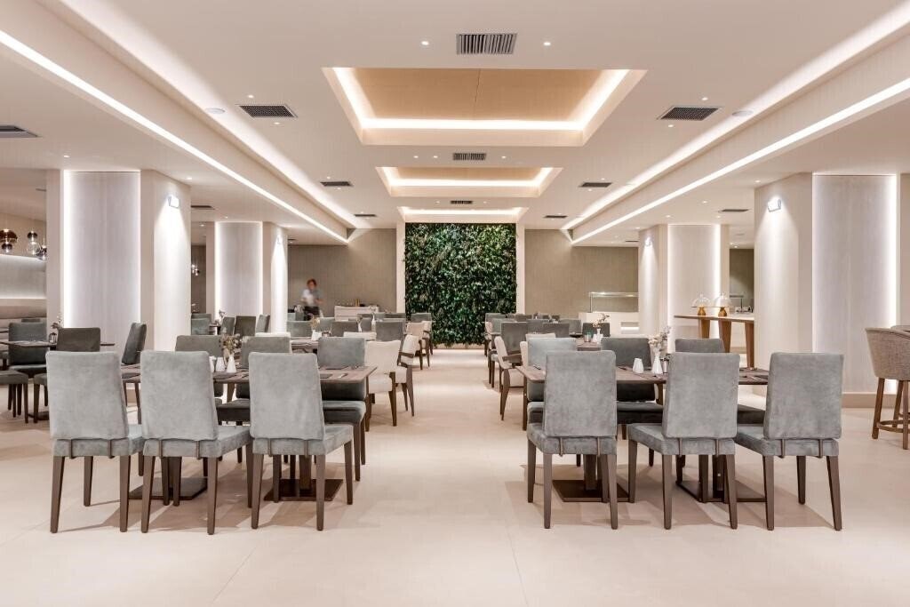 Фотография Holiday Inn Thessaloniki 5*