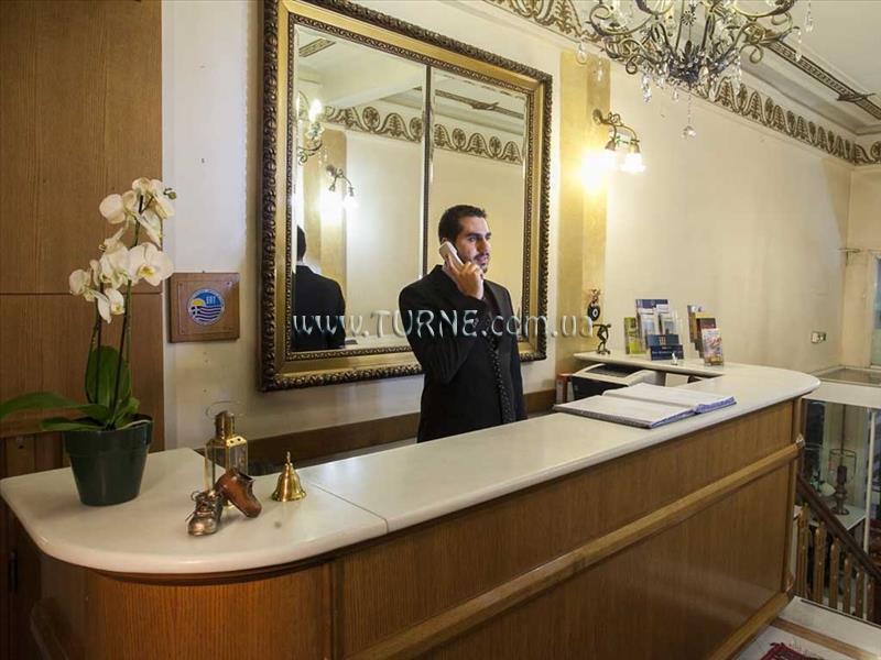 Отель Tourist Hotel 2*