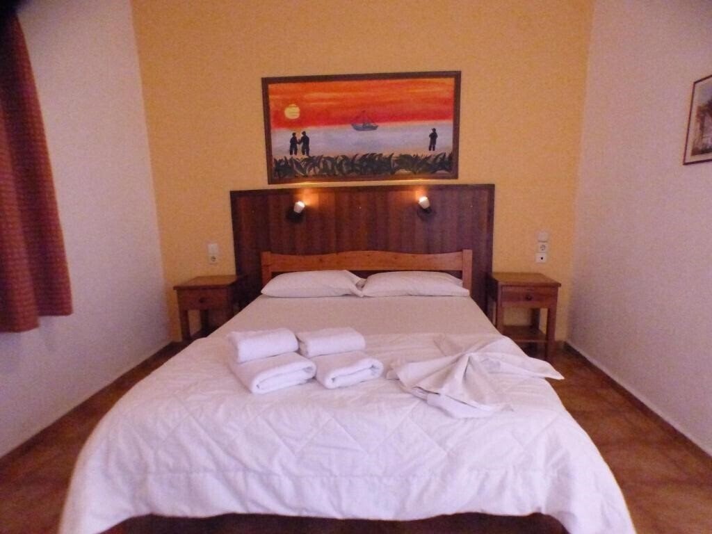 Отель Apartments Eleni 3*