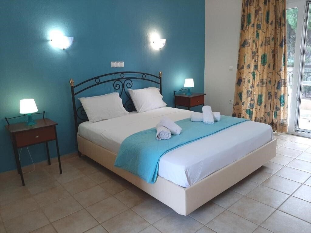 Отель Loxandra Studios 3*