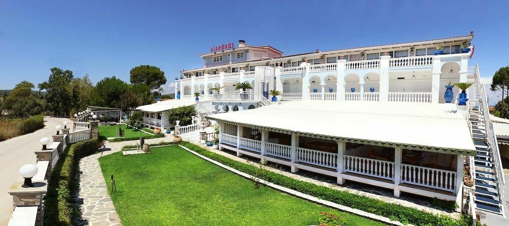Отель Diaporos Hotel 3*