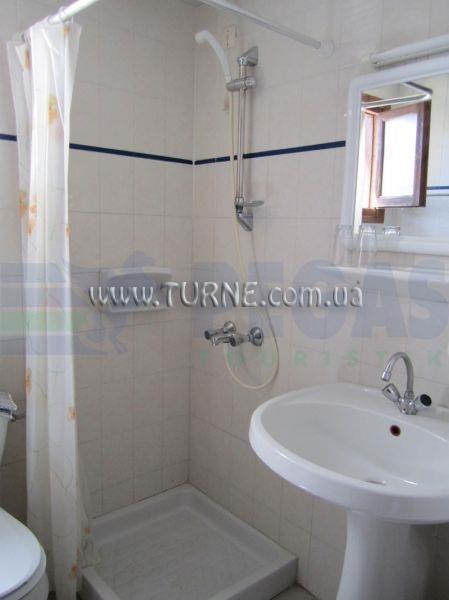 Отель Zervas Hotel 2*