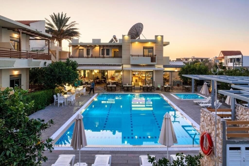 Отель Ilyssion Holidays Apartments & Studios 3*