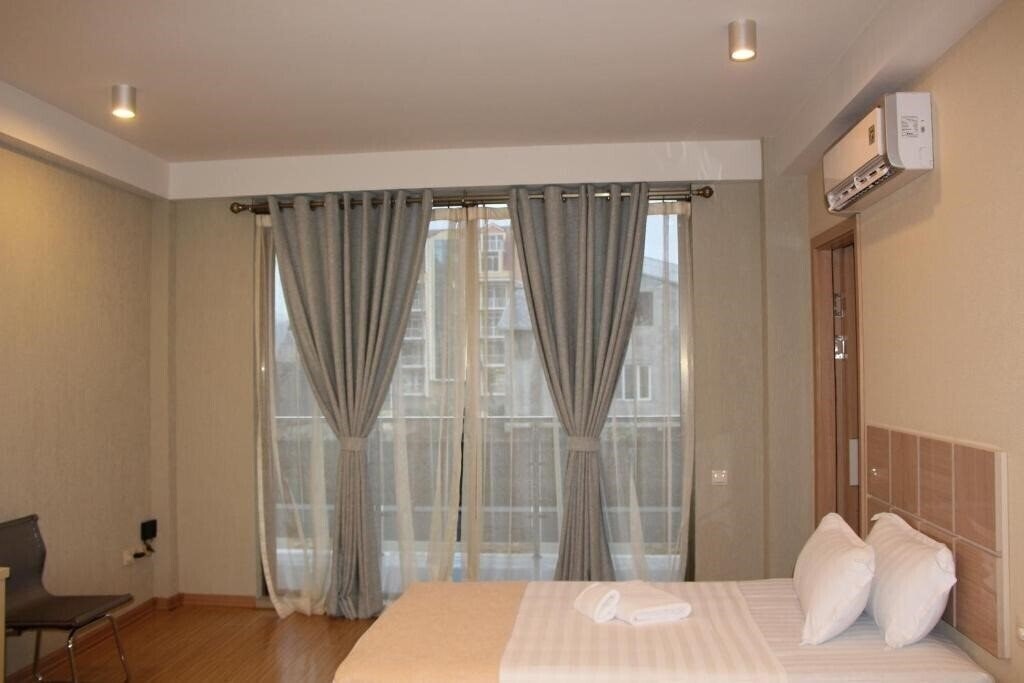 Фото Hotel Legacy 4*