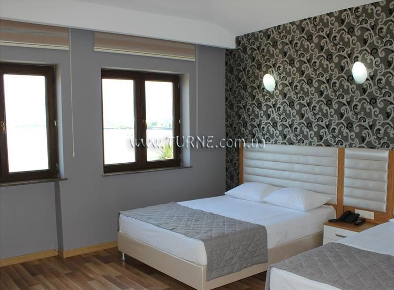 Отель Moni Hotel 3*