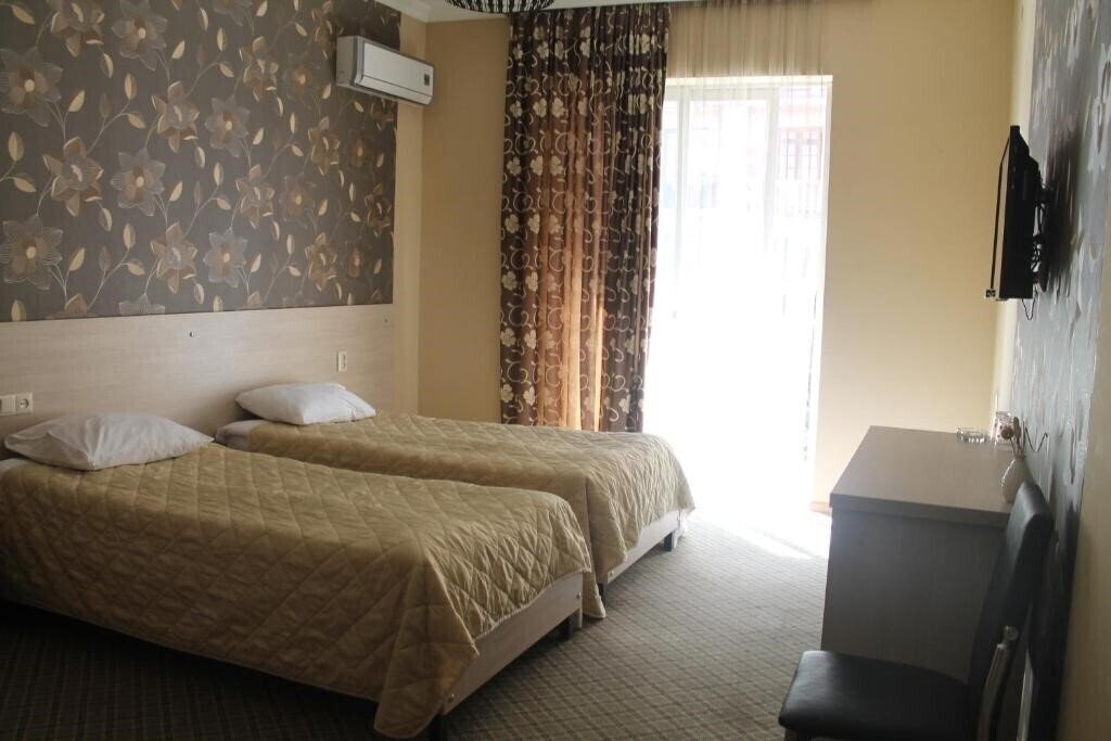 Изображение Elio 3*