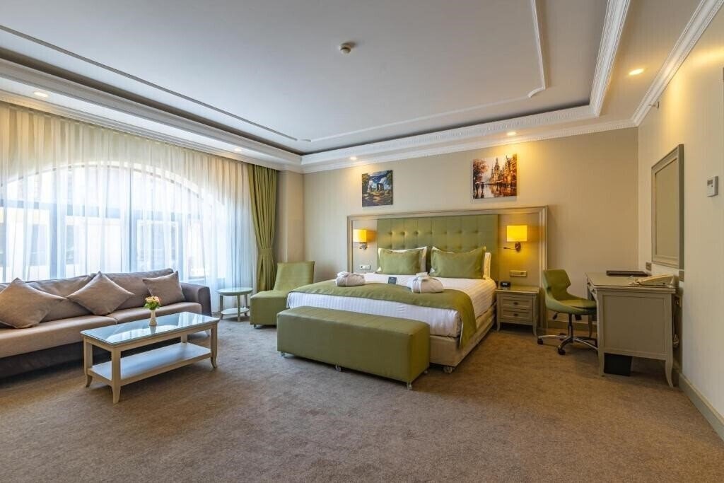 Изображение Hotel London 1889 (ex. Divan Suites) 5*