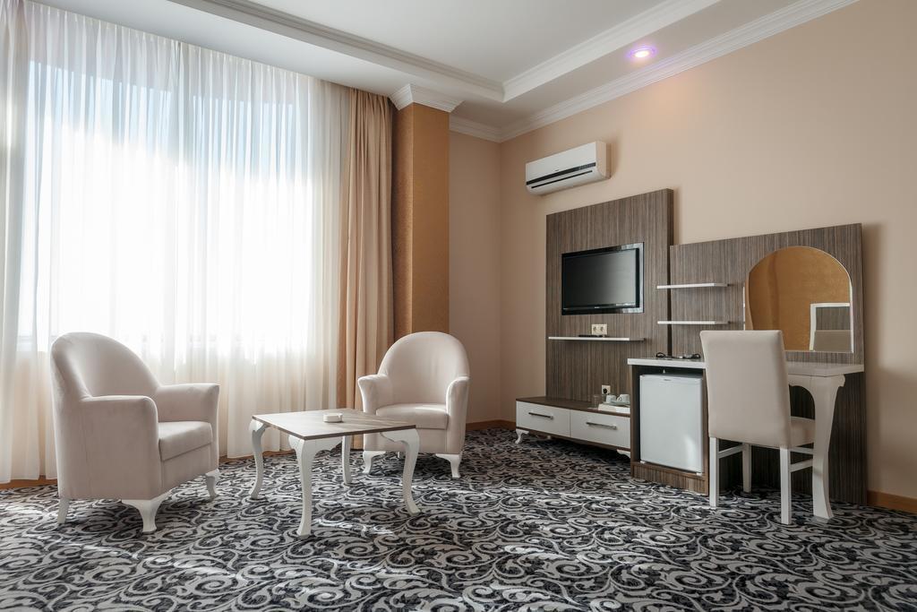 Фотография Grand Georgian Palace (ex. Grand Rixoss) 4*