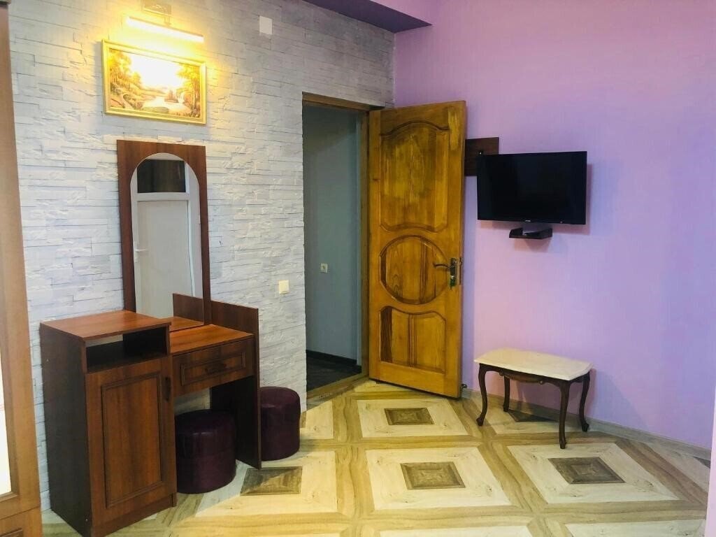 Изображение Pharnavaz 2010 3*