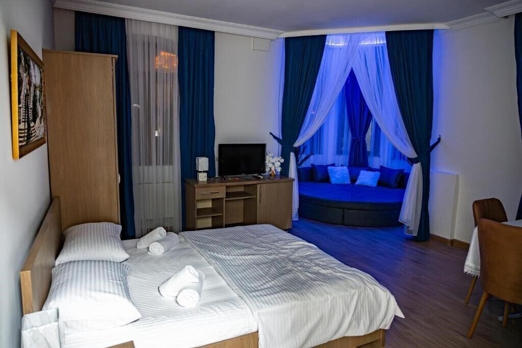 Фото Port Altus Hotel Batumi 3*