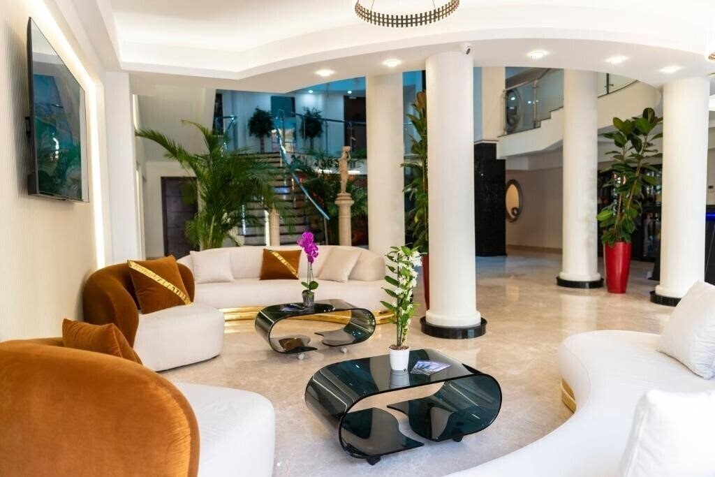 Отель Era Palace 4*