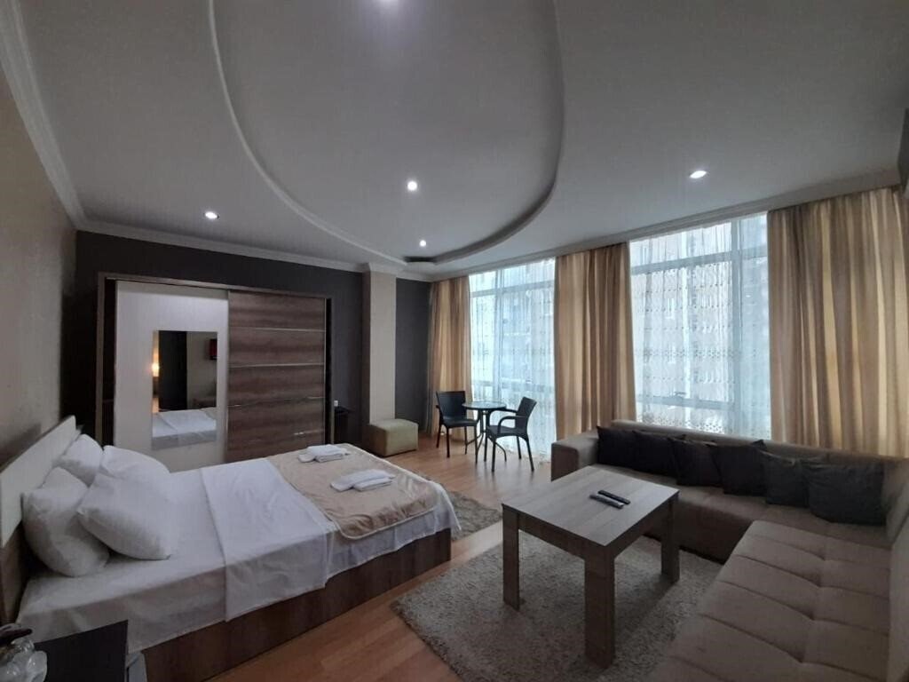 Отель Royal Hotel Batumi 3*