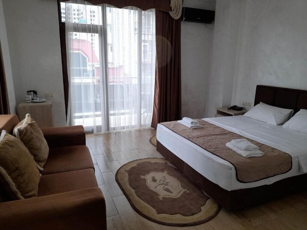 Картинка Royal Hotel Batumi 3*