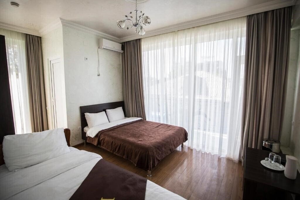 Фото Beach House Hotel Batumi... 4*