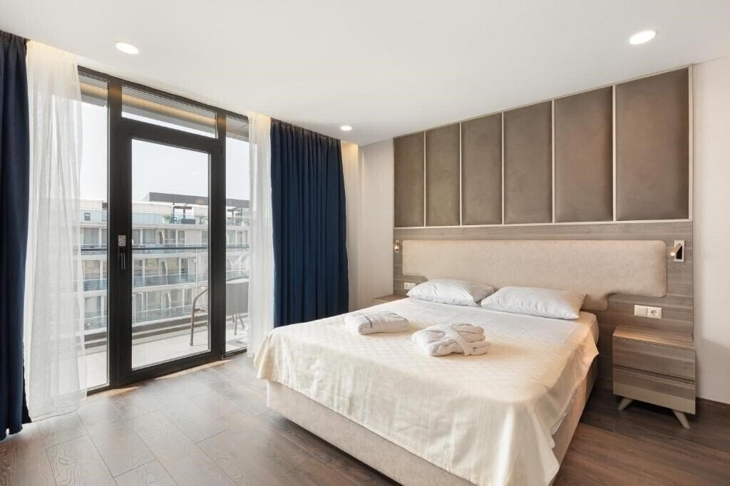 Фото Wyn Residences Batumi 4*