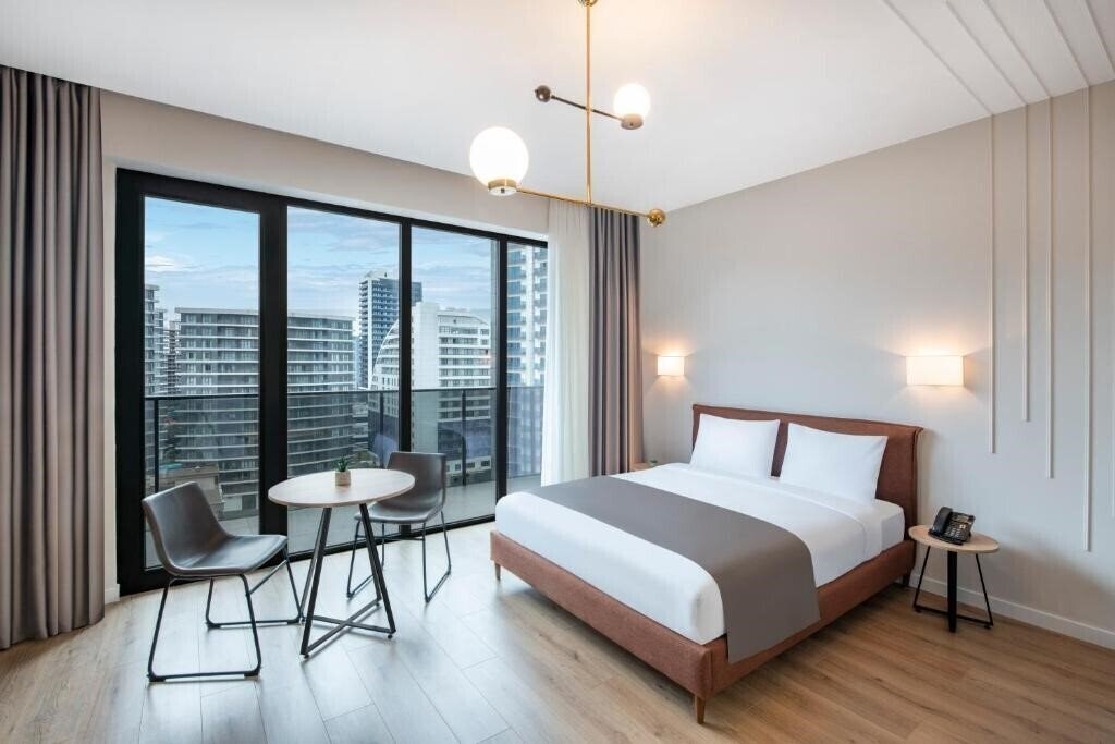 Фото Steps Batumi Hotel & Suites 4*