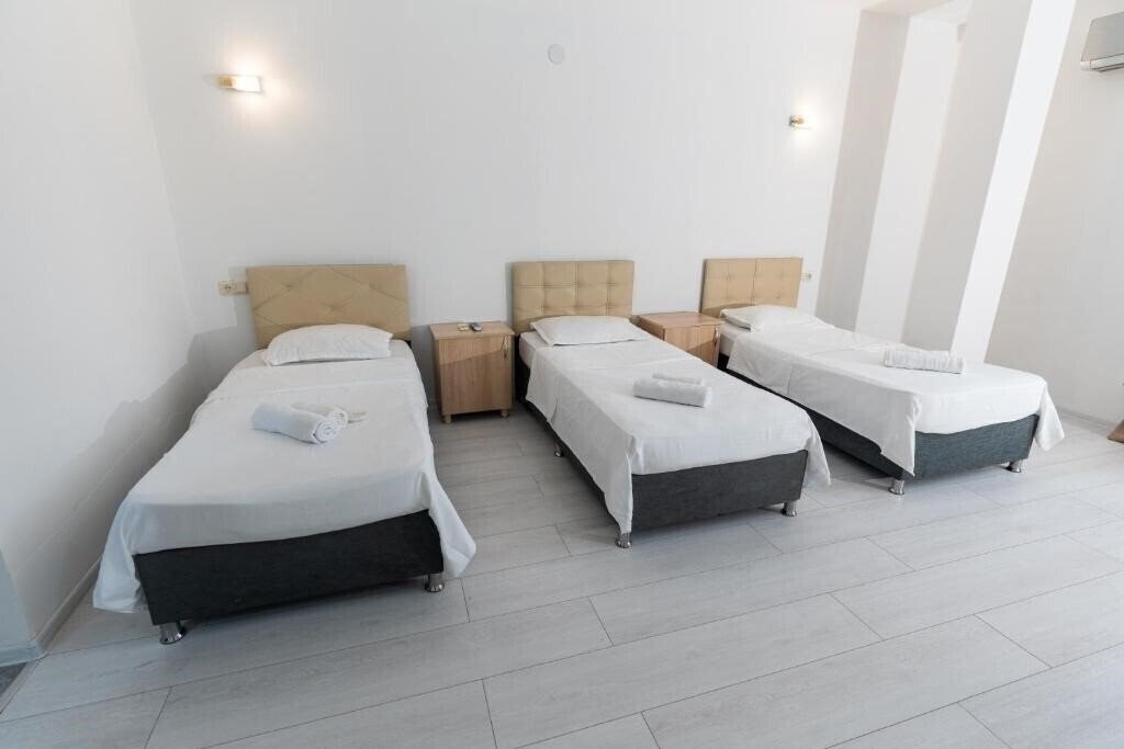 Отель Hotel Ponto Vechio 3*