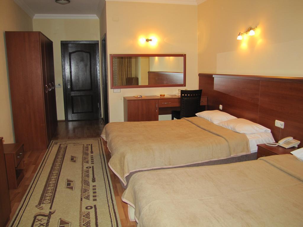 Отель Istanbul 3*