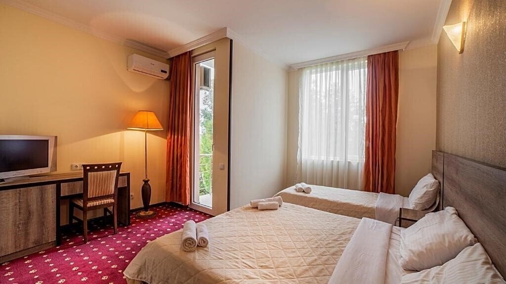 Фотография Orange 3*