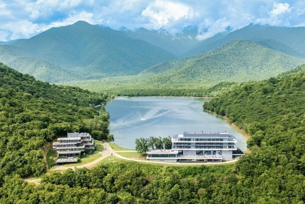 Отель Kvareli Lake Resort 3*