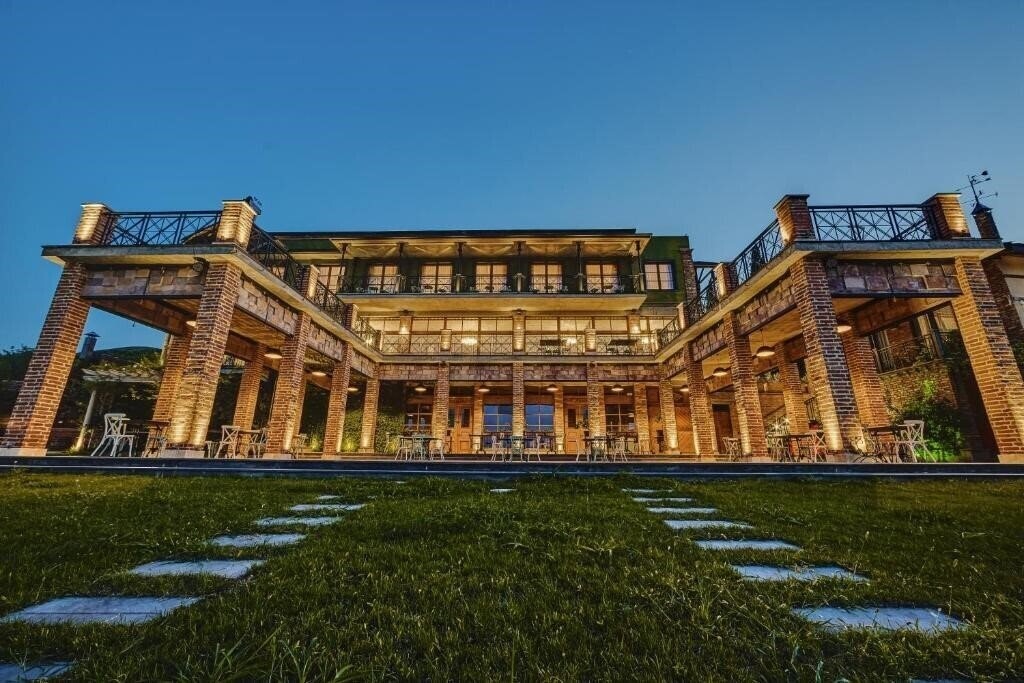 Отель Ampelo Resort 5*